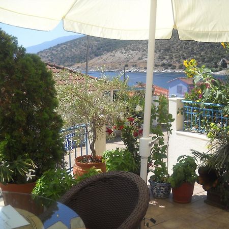 Olive Bay Hotel Agia Efimia Exteriör bild