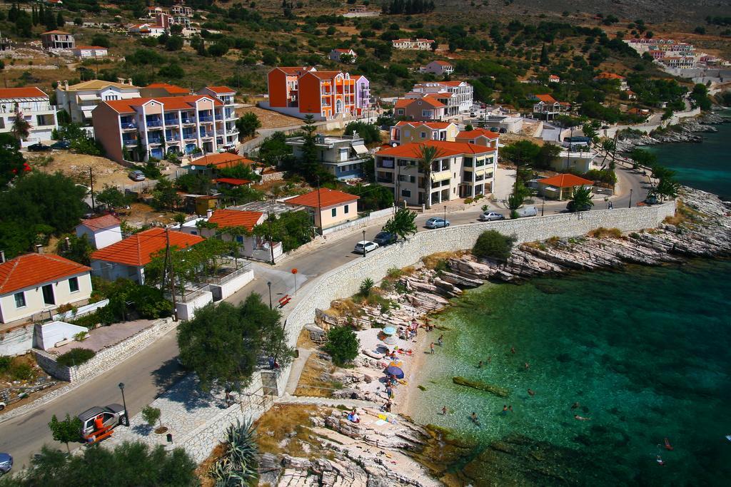 Olive Bay Hotel Agia Efimia Exteriör bild