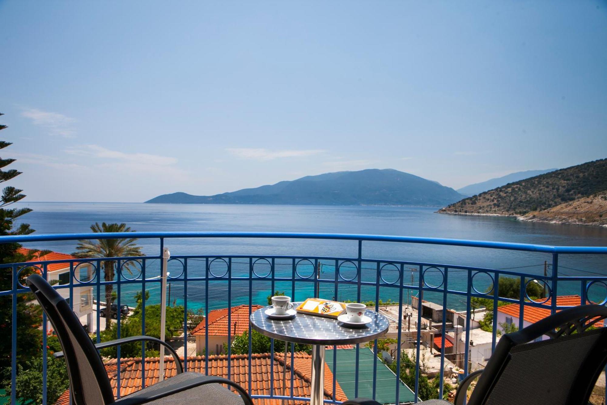 Olive Bay Hotel Agia Efimia Exteriör bild