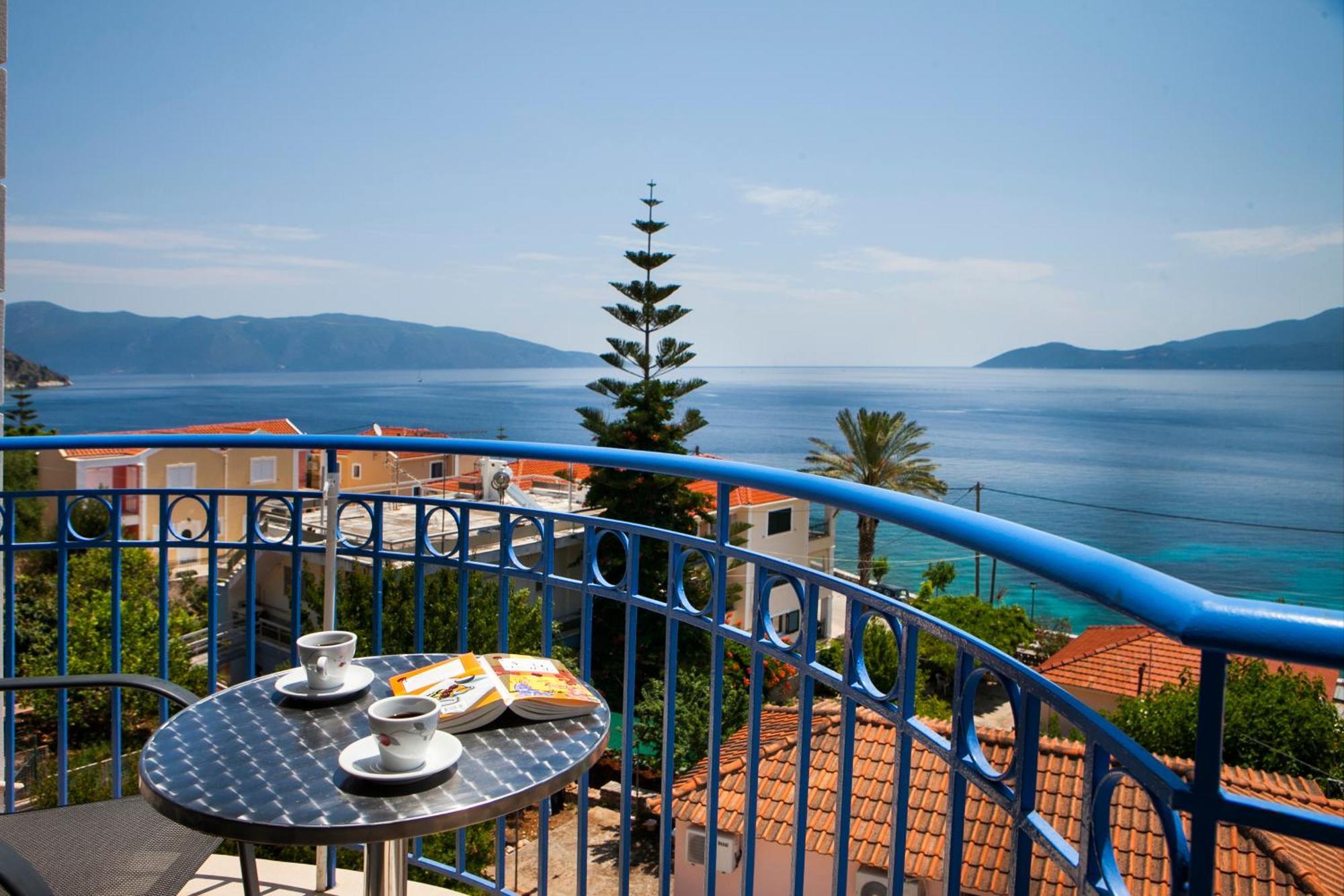 Olive Bay Hotel Agia Efimia Exteriör bild